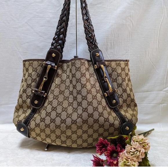 GUCCI
GG Canvas Medium Pelham Shoulder Bag - Picture 1 of 13